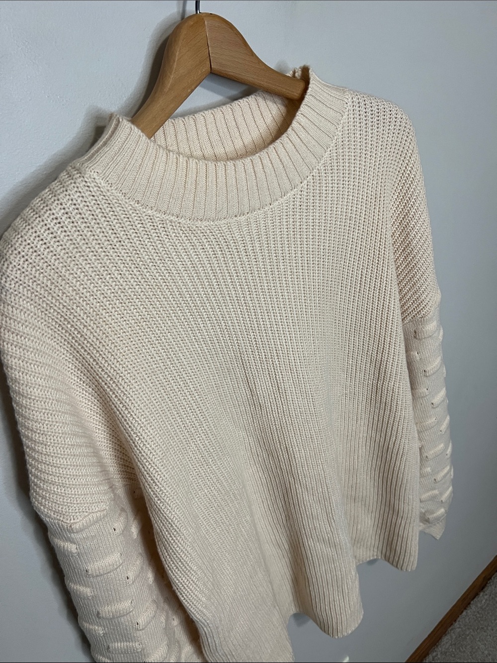Cream Crewneck Sweater with Textured Sleeve Detail Oversized Women’s Size Large - Picture 5 of 8